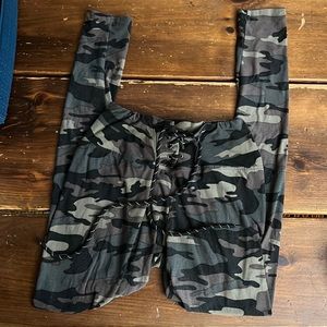 camo leggings